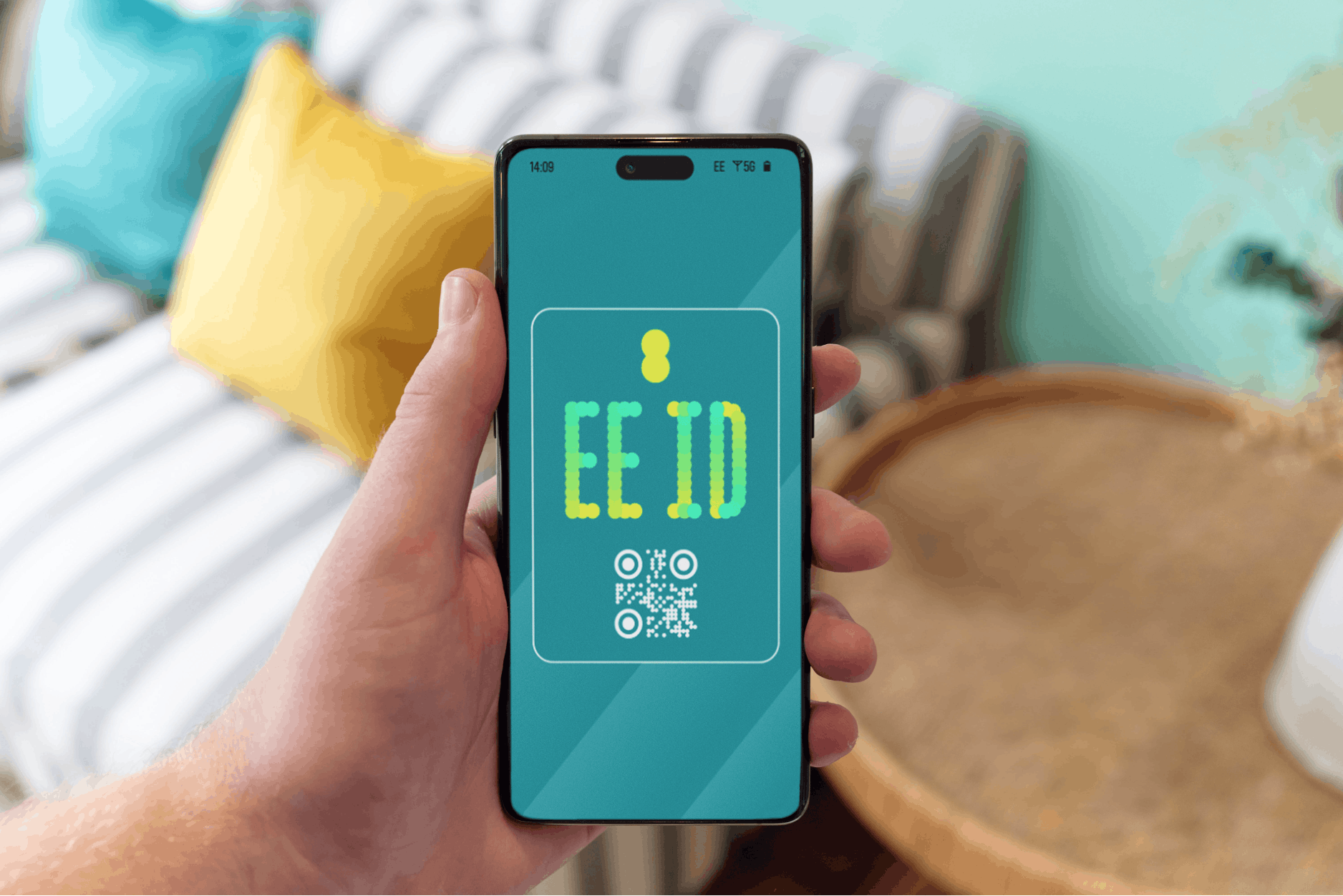 “品牌股权转让”：EE推出十年来“最大规模”品牌更新