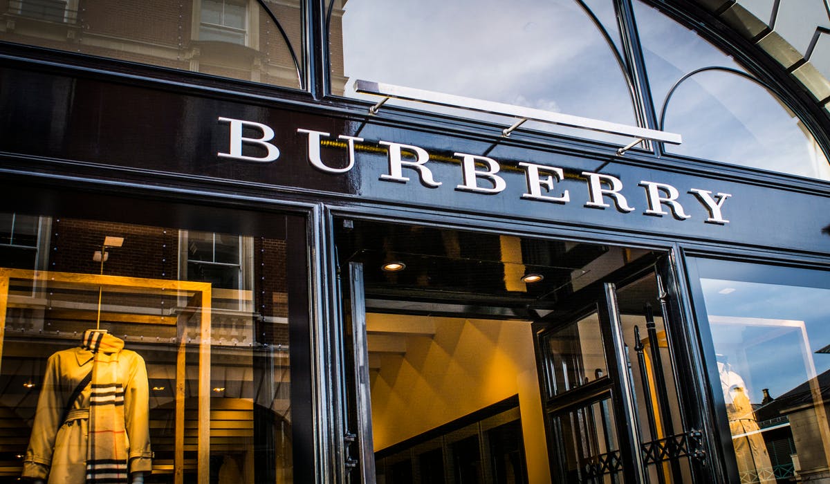 Burberry 的扭亏为盈计划和人工智能的接管：你的营销周