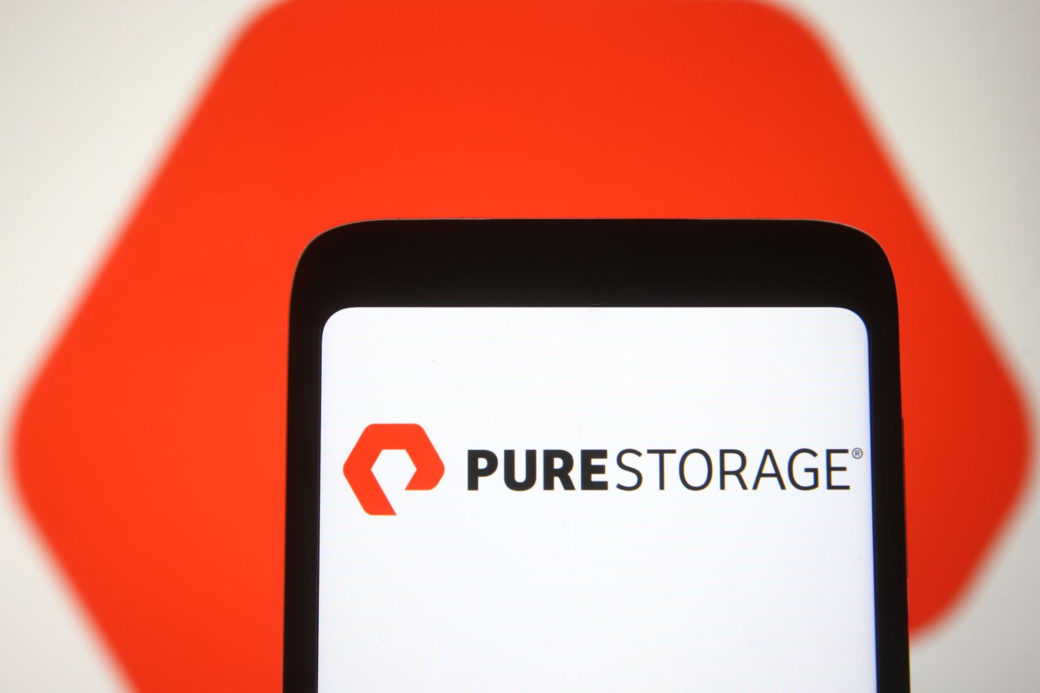 Pure Storage 股票因订阅收入增加而飙升