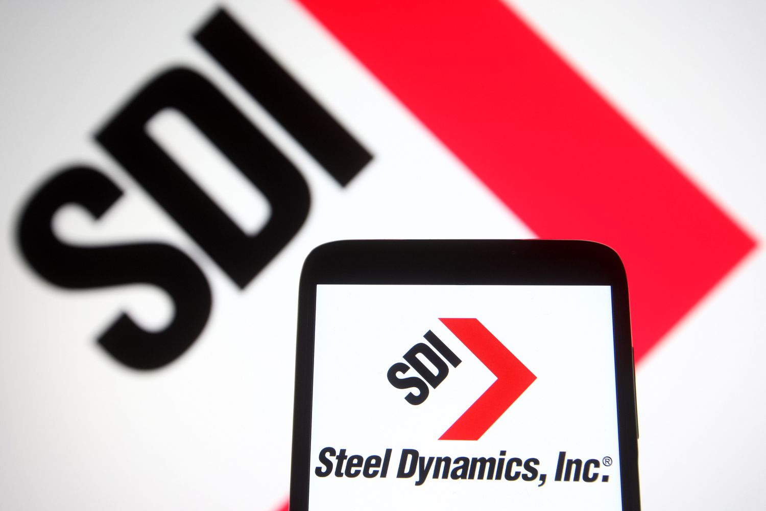Steel Dynamics第四季度前景疲软，但表示业务依然稳健