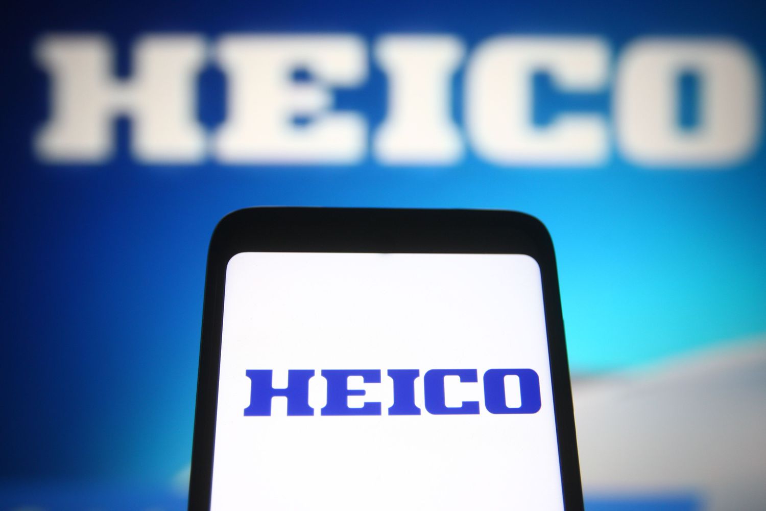 由于电子技术销售下滑，巴菲特最喜欢的 Heico 股票下跌