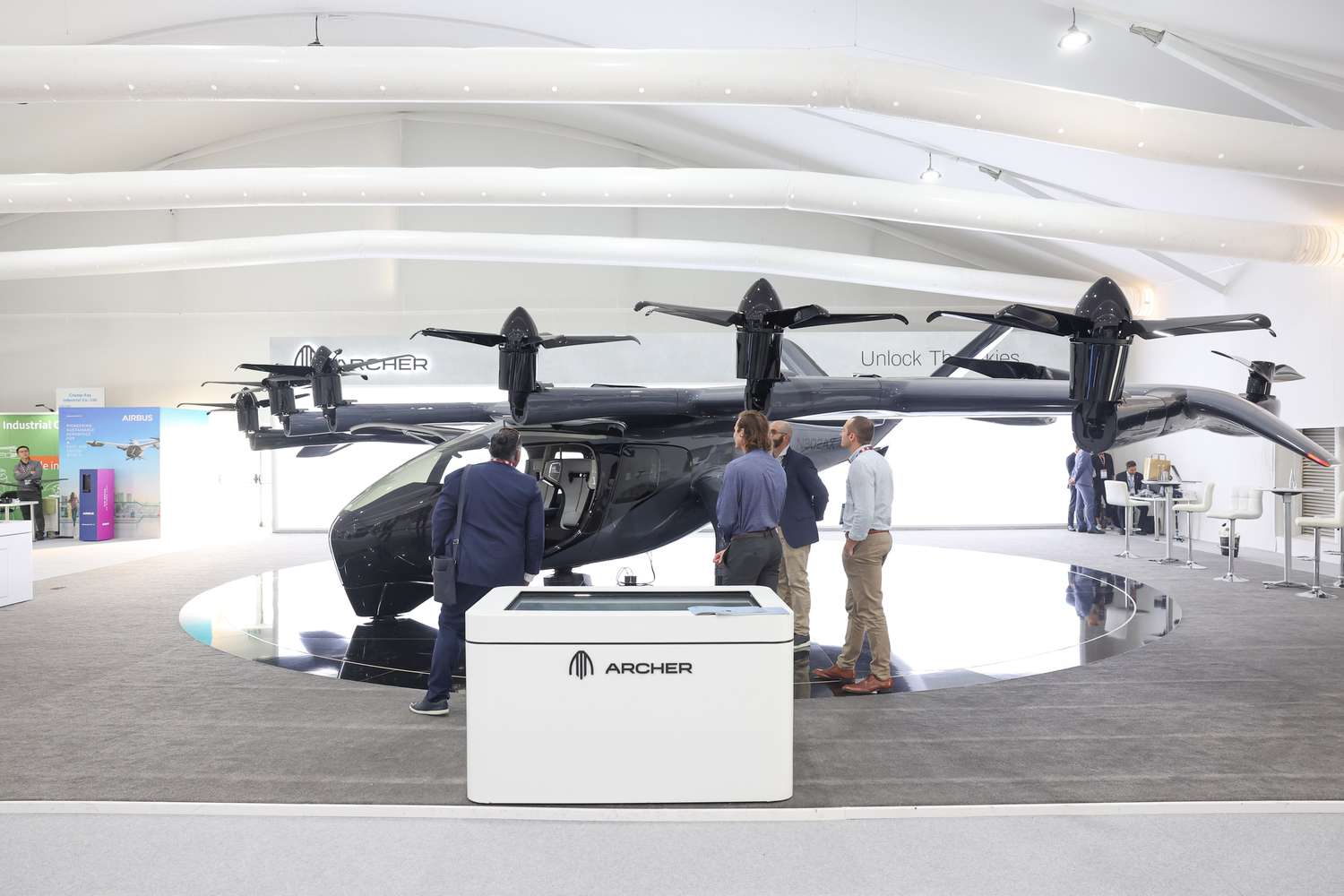 阿彻航空股票在公司将可用股票增加一倍并更改章程后下跌