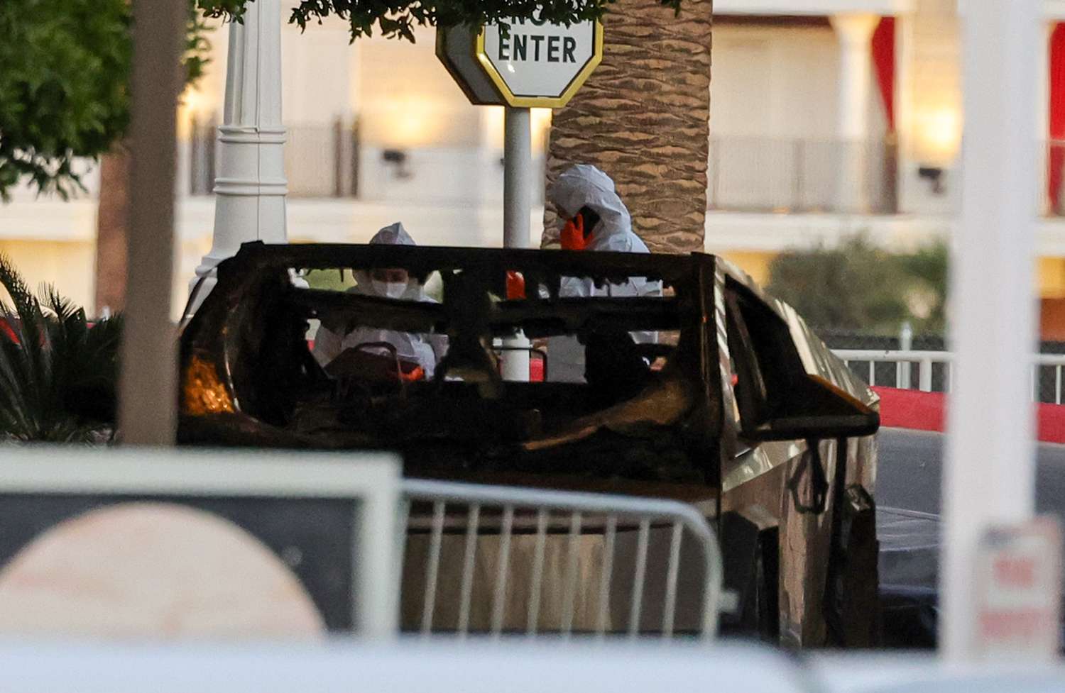 特斯拉赛博卡车在拉斯维加斯特朗普酒店爆炸，造成车内人员死亡
