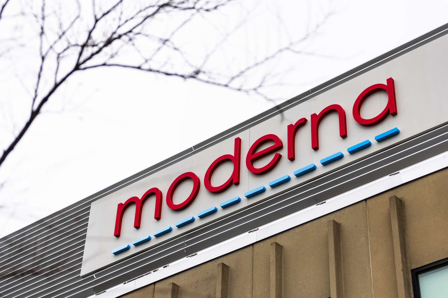 现在主要股票走势：Moderna、Macy's、Valero Energy 等