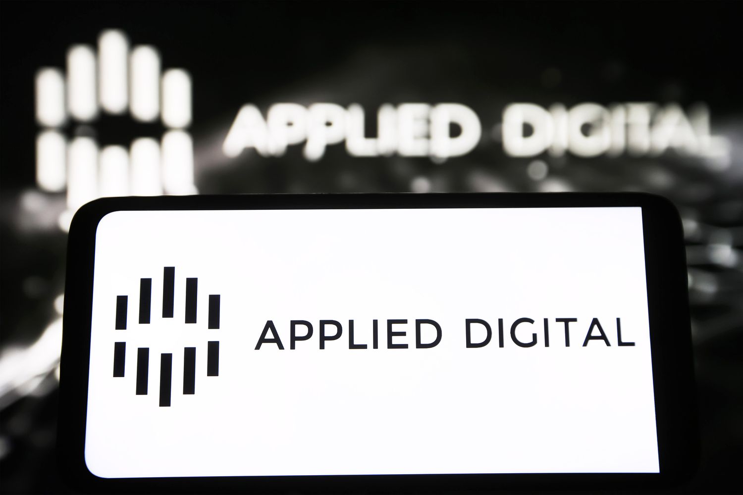 麦格理 (Macquarie) 投资高达 50 亿美元，Applied Digital 股价飙升