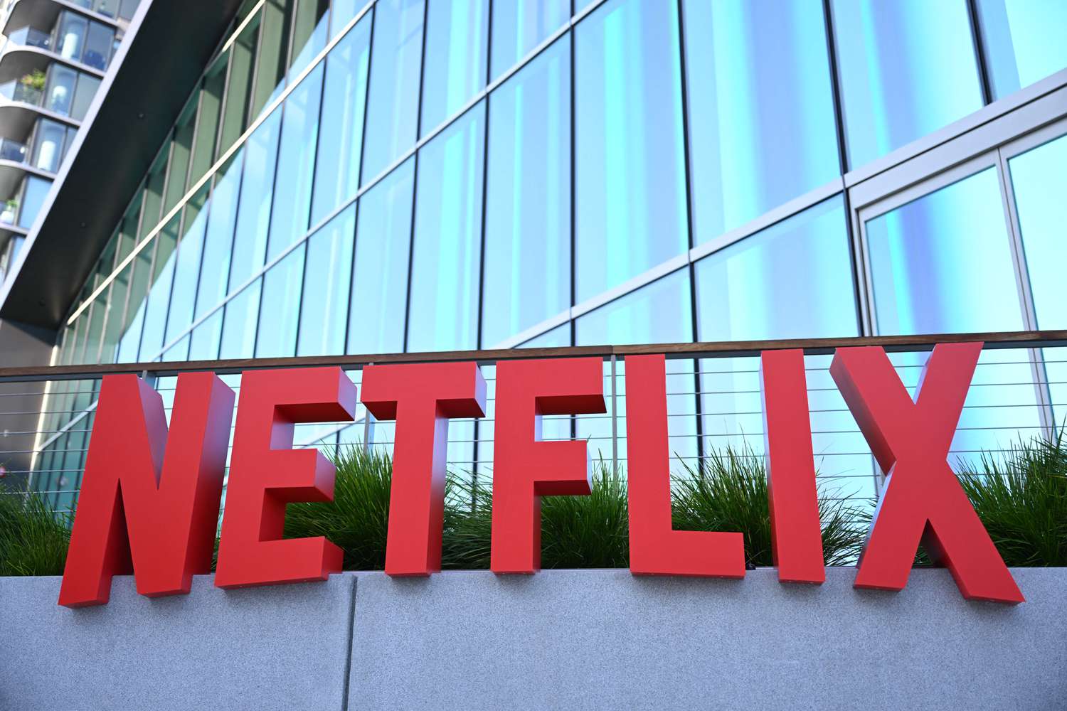 标准普尔 500 指数今天的涨跌：Netflix 随着流媒体用户的增长而飙升