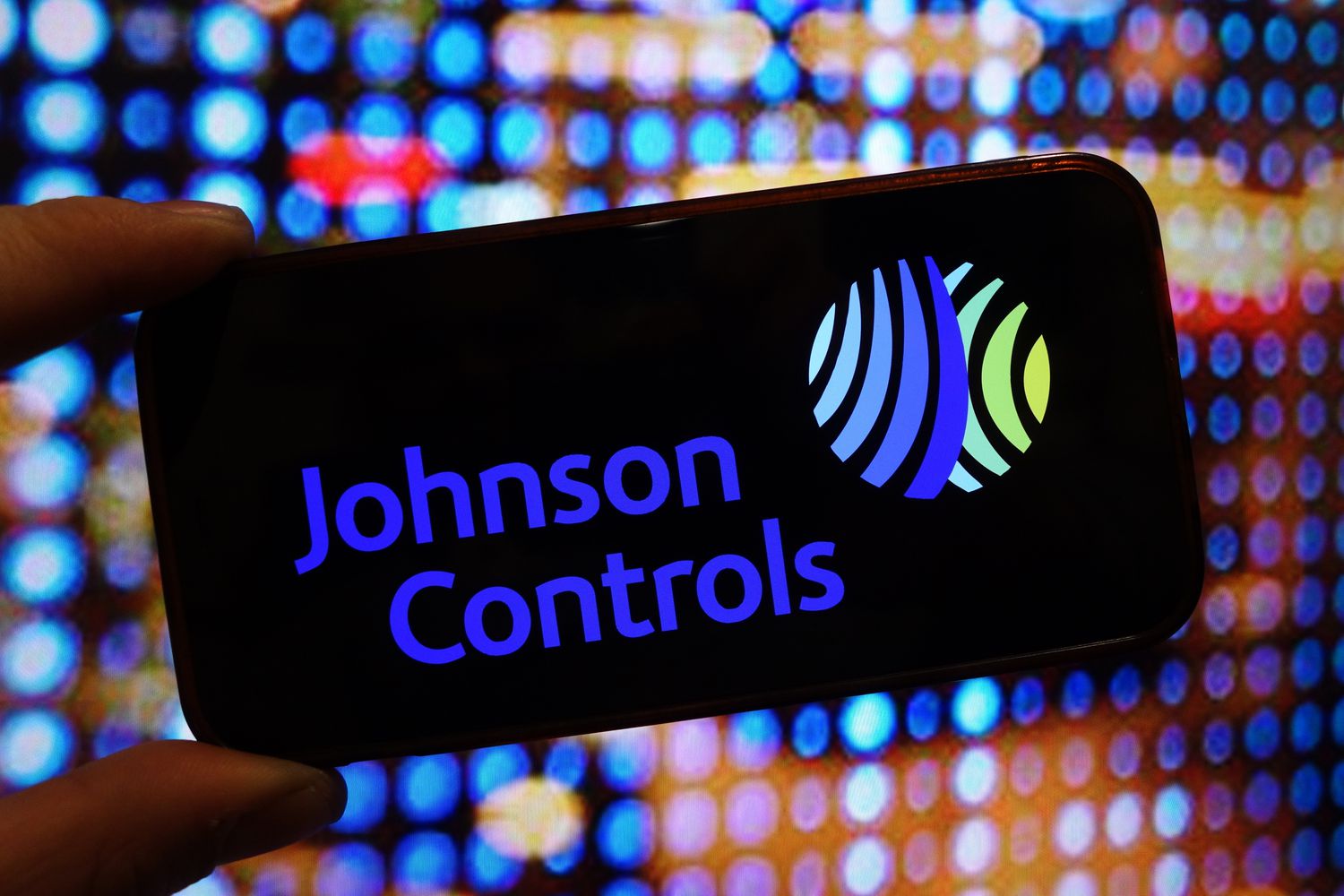 Johnson Controls股票领先于新首席执行官的标准普尔，稳定Q1结果