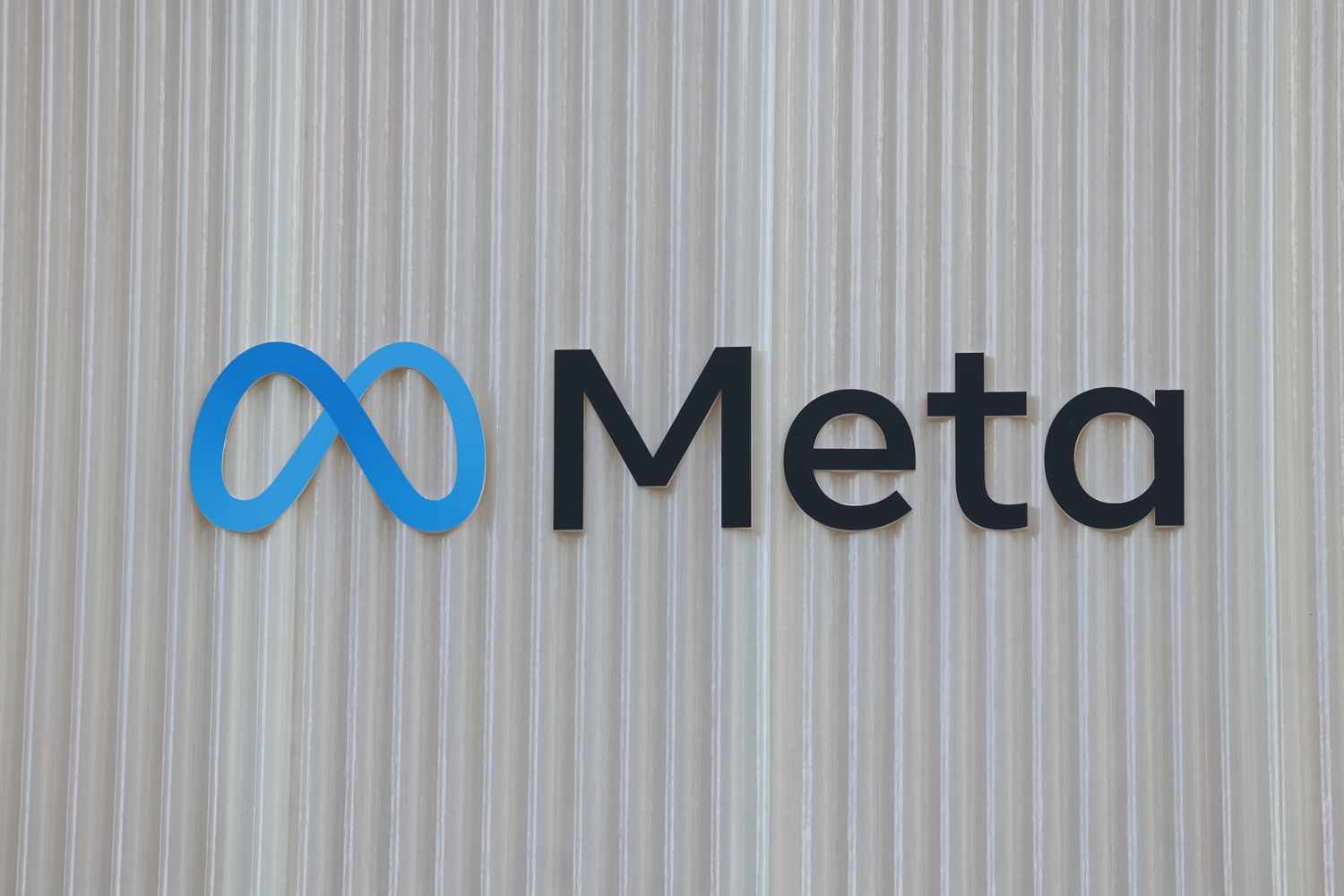 META收益在AI支出大幅增长中的最高估计