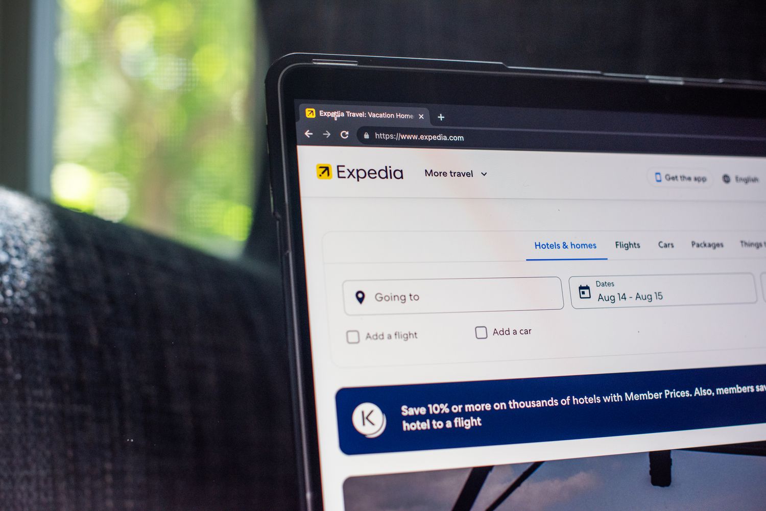 标准普尔500年的收益和损失今天：Expedia飙升，因为假日预订推动收入的收益