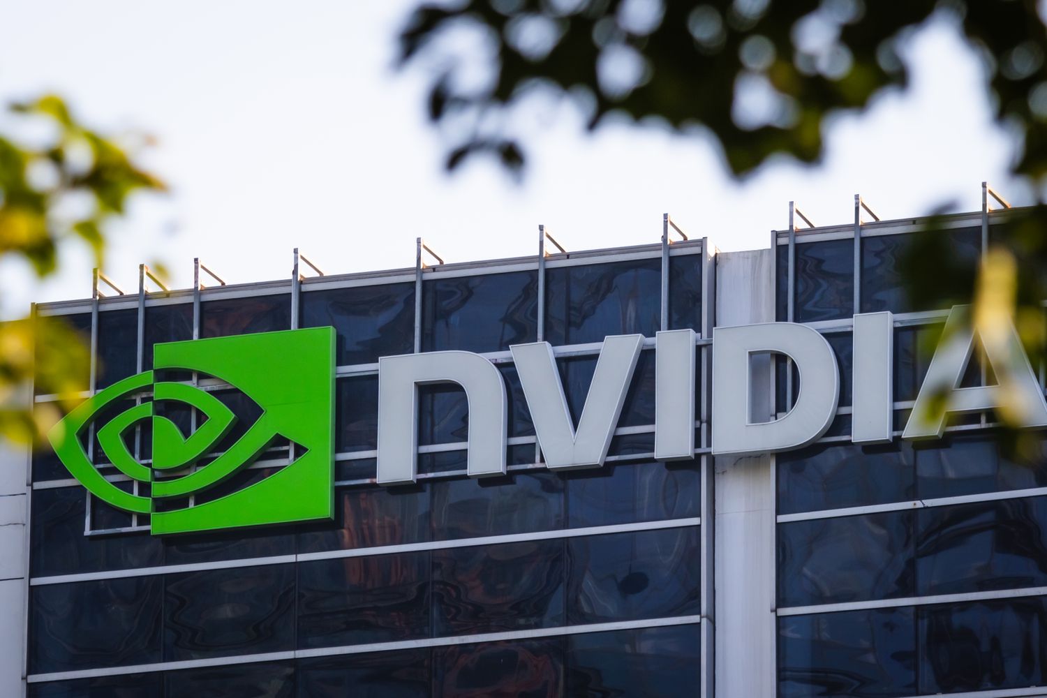 NVIDIA，Supermicro Suger作为CHIP和AI库存从关税溃败中反弹