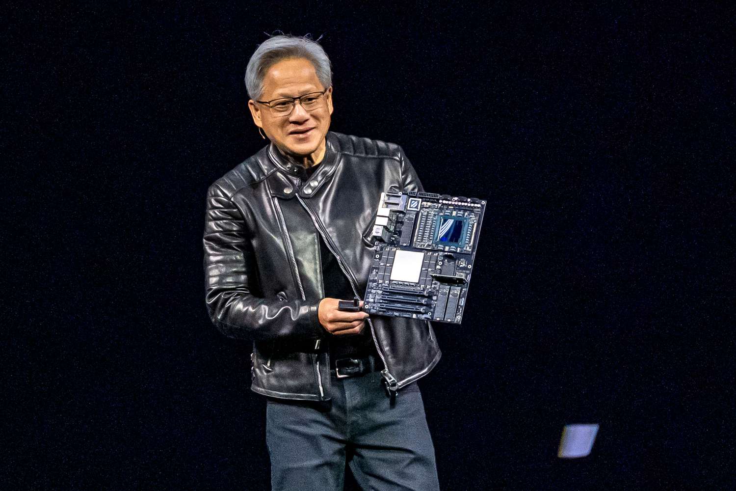 NVIDIA的收费为$ 5.5B，因为美国削减了向中国的筹码出口