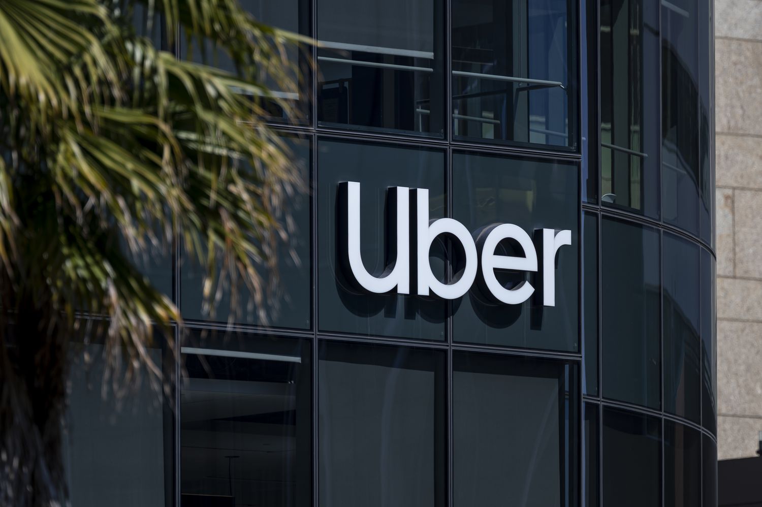 Uber股票幻灯片作为FTC起诉，指控“欺骗性” Uber One练习