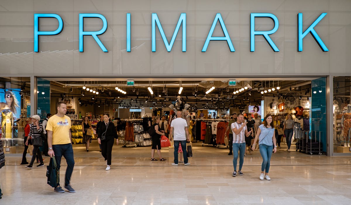 随着销售的下降，Primark将重点放在“产品，数字和品牌”上