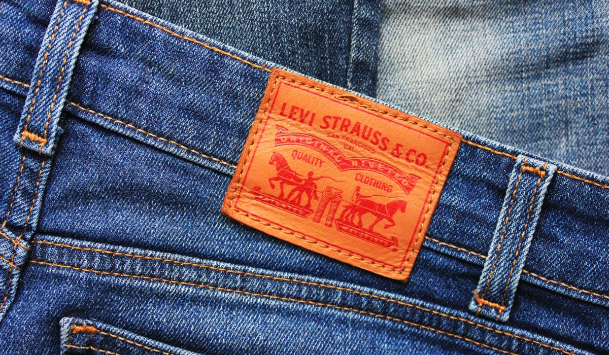 李维（Levi）正在对“文化中心”的消费者不断发展